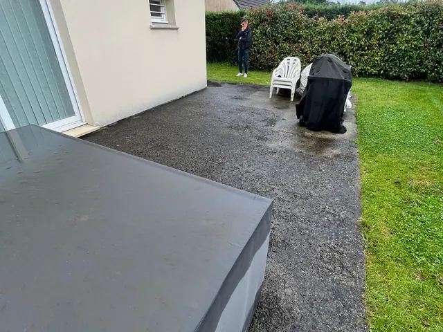 Extension enduite et son accès en enrobé — Rouen